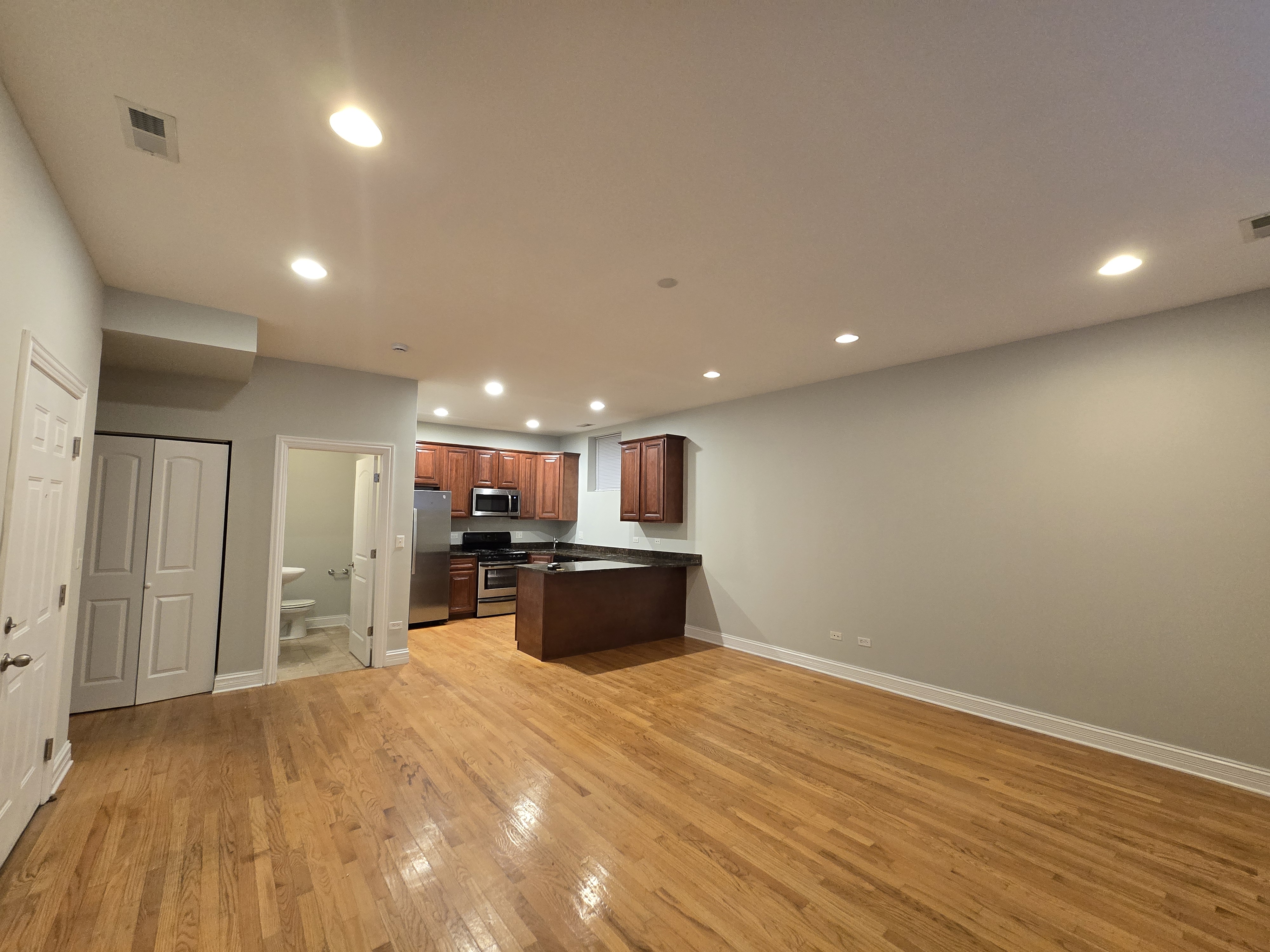 3829-31 N. Kedzie Ave. 3829-31 N. Kedzie Ave., Chicago, IL 60618 Irving Park - Leasing by Cross Street